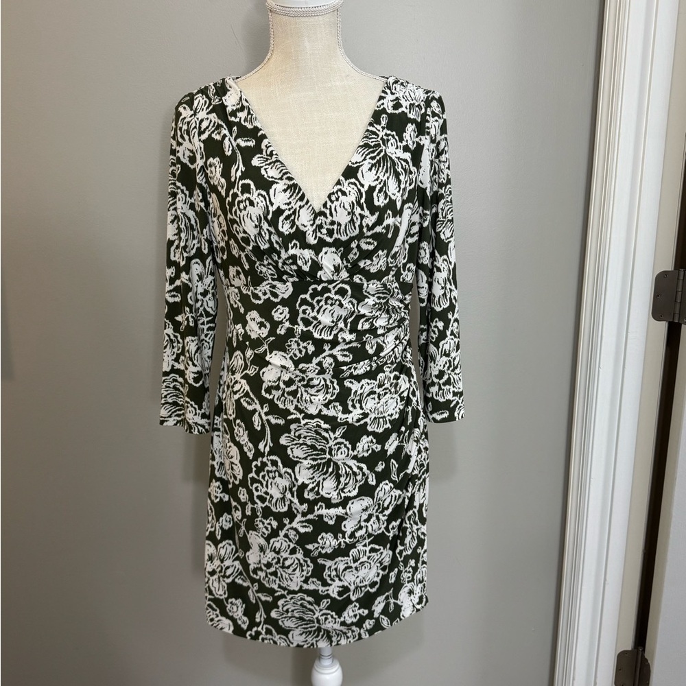 Lauren Ralph Lauren Dress V-Neck Faux Wrap Dress. Green/White Floral. Size 10